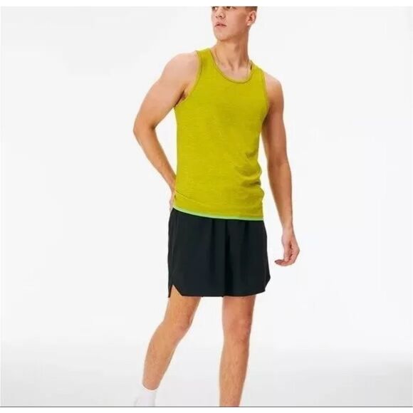 Outdoor Voices Mens Seamless Pique Tank Size Large NWT Green Apple Workout Runni - Picture 1 of 7